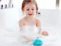 Hape Badespielzeug Seifenblasenwal -Djeco Verkäufe E0216 3 600x600